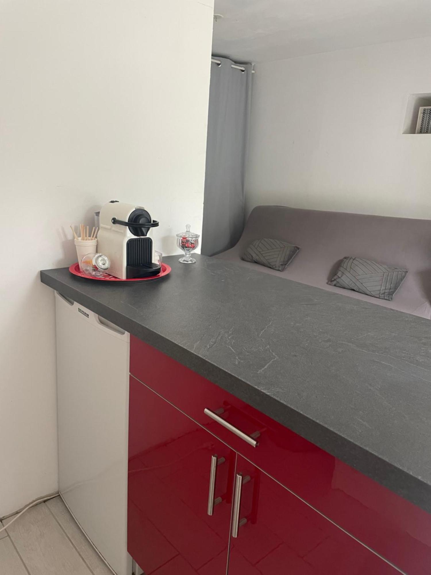 Petit Studio Aux Portes Du Beaujolais Saint-Germain-Nuelles Kültér fotó